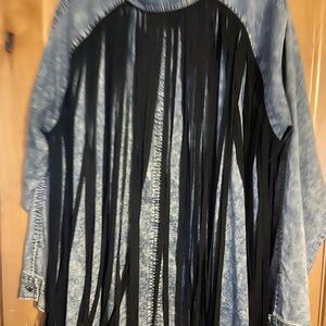 Lightweight denim top with fringe